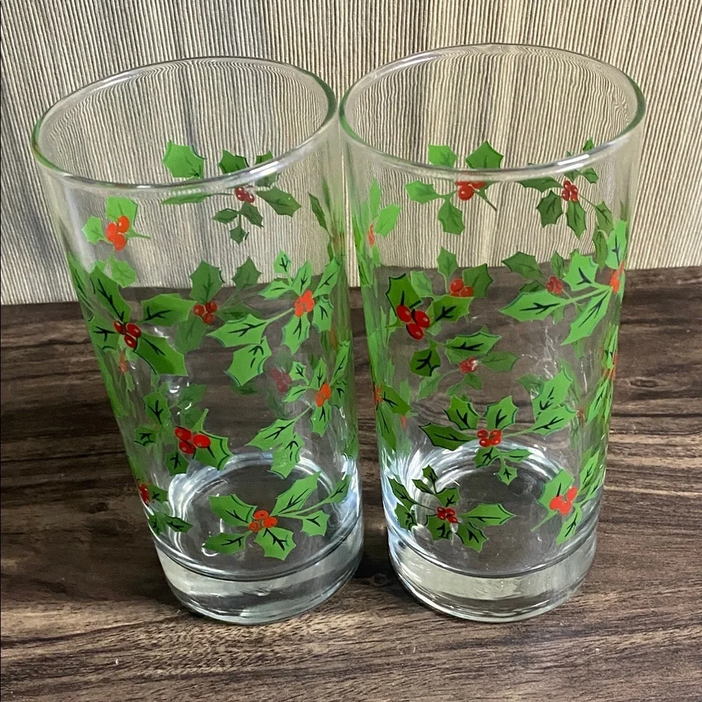 Indiana Glass Festive Holly Glass Tumblers. Set of 2.